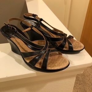 Sofft Black & Tan Leather Wedge Sandals 10